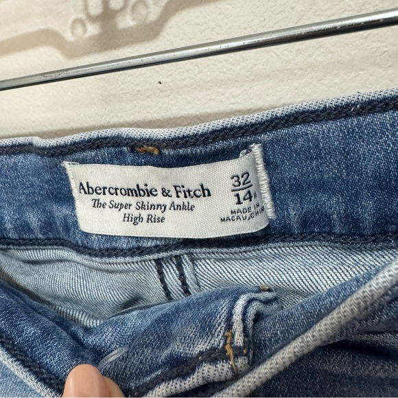Abercrombie & Fitch The Super Skinny Ankle High Rise Curve Love Size 32 14R - Picture 6 of 6